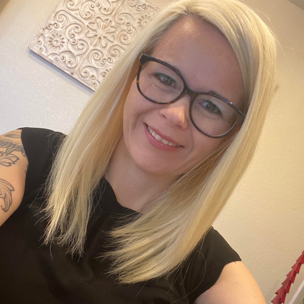 Meet your Posher, Kacey